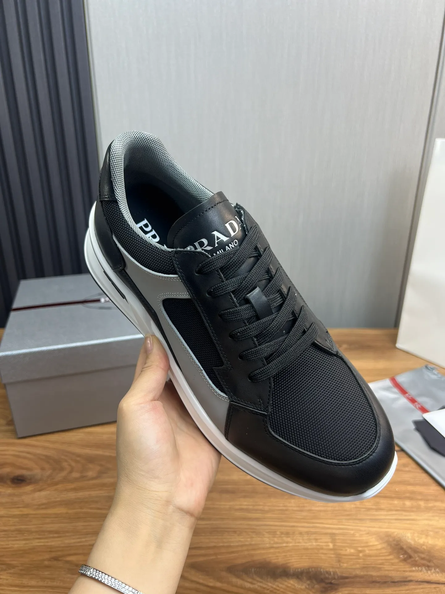 Men's shoes 💰620💰 [PRADA] Men's shoes are popular in the counter, official website is synchronized, 1 high-quality shipment ✔️Original cowhide stitching mesh + cowhide lining, 1🆚1 replica, original original bottom, 38-45 (45 customized, non-refundable)